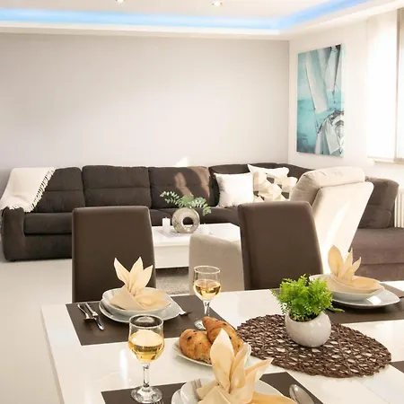 Lux Blue Sky - Free Covered Parking 풀라